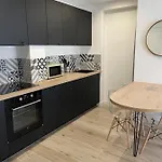 Magnifique T2 37m2 Centre Vue Au Bord De La Neuf 4 Couchages Balcon Parking Prive Ferme Clim Wifi Apartmán *
