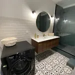 Magnifique T2 37m2 Centre Vue Au Bord De La Neuf 4 Couchages Balcon Parking Prive Ferme Clim Wifi Ajaccio (Corsica)