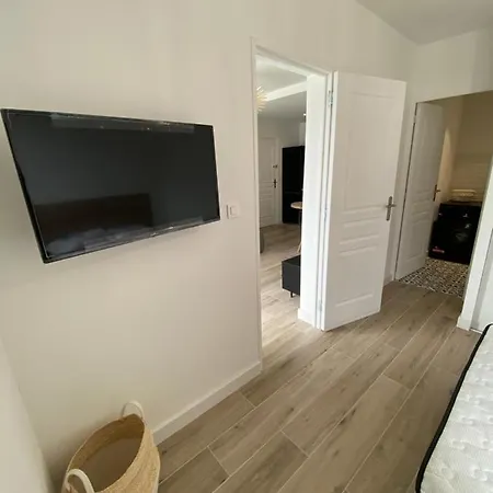 Daire Magnifique T2 37m2 Centre Vue Au Bord De La Neuf 4 Couchages Balcon Parking Prive Ferme Clim Wifi Ajaccio (Corsica)