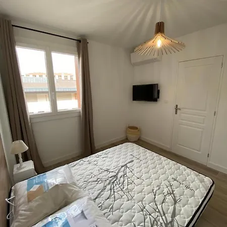 Magnifique T2 37m2 Centre Vue Au Bord De La Neuf 4 Couchages Balcon Parking Prive Ferme Clim Wifi Daire *