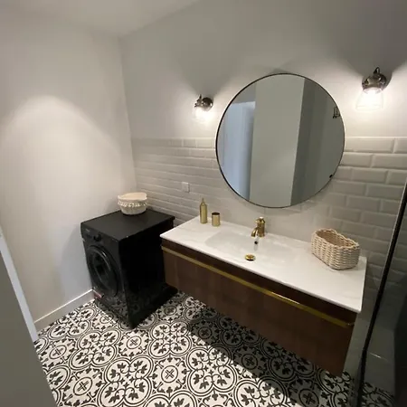 Daire Magnifique T2 37m2 Centre Vue Au Bord De La Neuf 4 Couchages Balcon Parking Prive Ferme Clim Wifi