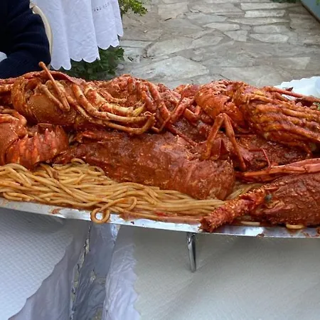 Apartment Sea View: Beachfront T2 With Balcony And Parking
