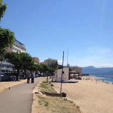 Ajaccio Magnifique T2 37m2 Centre Vue Au Bord De La Neuf 4 Couchages Balcon Parking Prive Ferme Clim Wifi Appartement