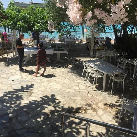 Apartment Sea View: Beachfront T2 With Balcony And Parking Ajaccio (Corsica)