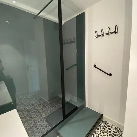 Sea View: Beachfront T2 With Balcony And Parking Ajaccio (Corsica)