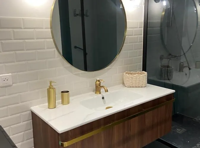 Sea View: Beachfront T2 With Balcony And Parking