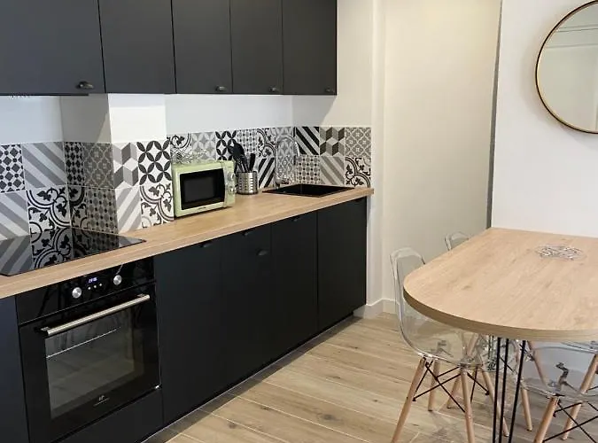 Sea View: Beachfront T2 With Balcony And Parking Apartment *