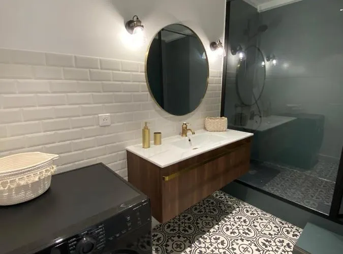 Sea View: Beachfront T2 With Balcony And Parking Apartment *