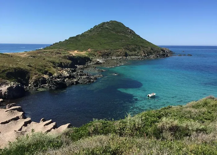 Sea View: Beachfront T2 With Balcony And Parking *