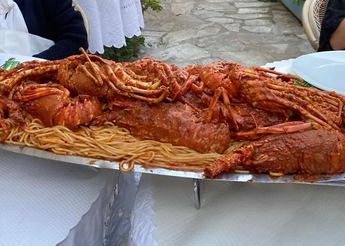 Apartment Sea View: Beachfront T2 With Balcony And Parking