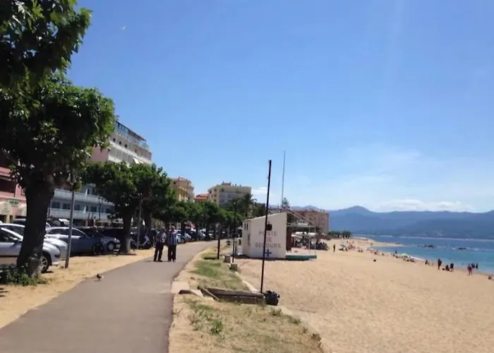 Sea View: Beachfront T2 With Balcony And Parking Apartment