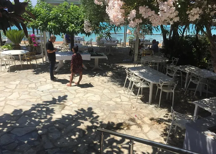 Apartment Sea View: Beachfront T2 With Balcony And Parking Ajaccio (Corsica)