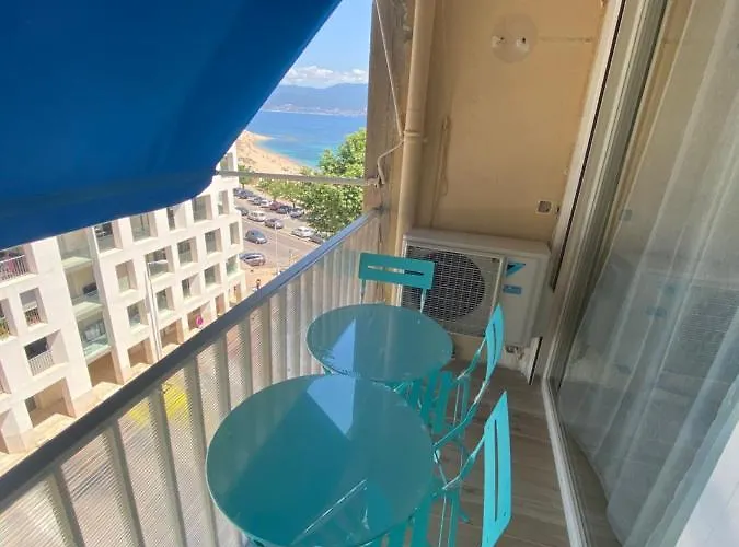 Sea View: Beachfront T2 With Balcony And Parking