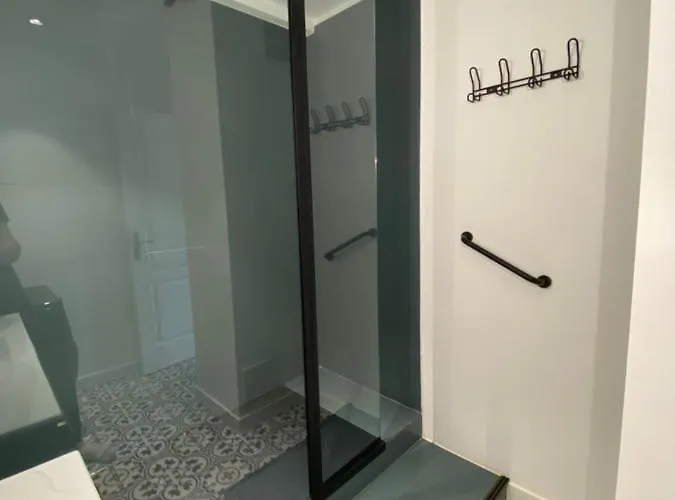 Sea View: Beachfront T2 With Balcony And Parking Ajaccio (Corsica)