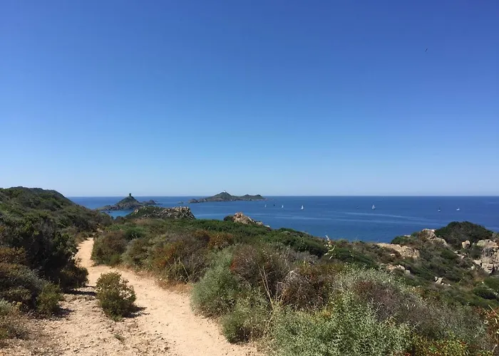 Apartment Sea View: Beachfront T2 With Balcony And Parking Ajaccio (Corsica)