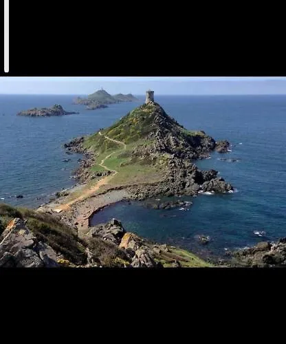 Sea View: Beachfront T2 With Balcony And Parking *